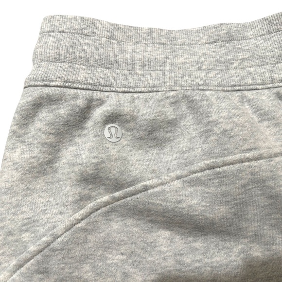 Lululemon Scuba High-Rise Short 5" | Sz 14 - Picture 5 of 5